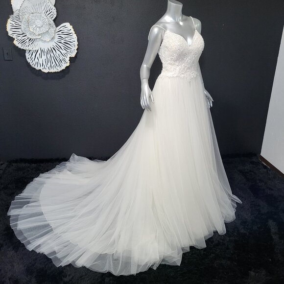 NWT~$2599~ALLURE BRIDAL~8/10~IVORY BEADED BALL GOWN FIT & FLARE WEDDING DRESS - Picture 8 of 16